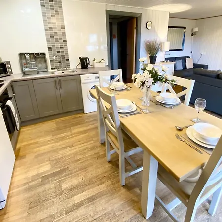 Beech 5 Hot Tub Holiday home York